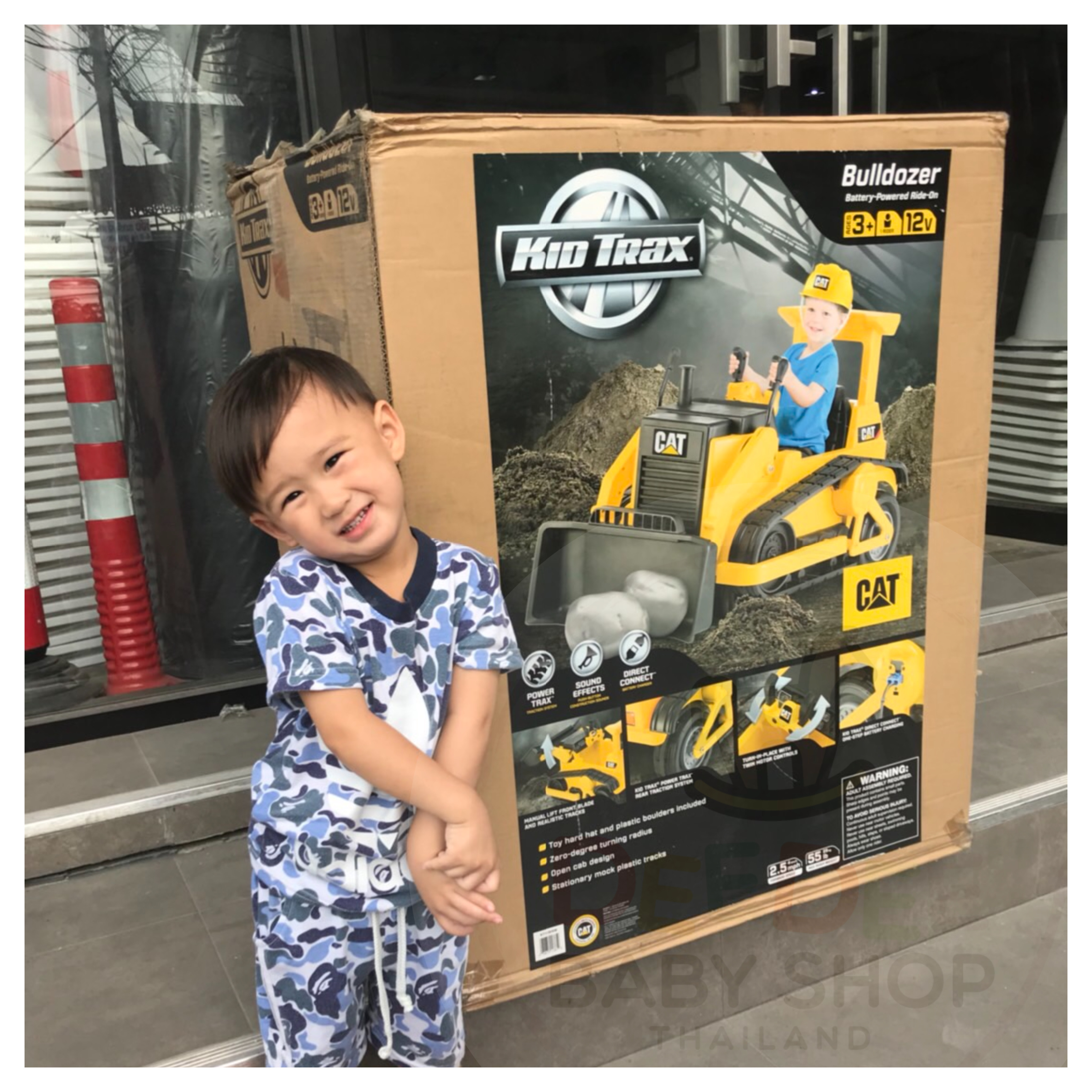 รถตักดินแบตเตอรี่สุดเท่ห์ Kid Trax CAT Bulldozer 12-Volt Battery-Powered Ride-On