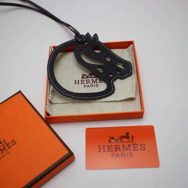 ที่คล้อง ที่ห้อย กระเป๋า hm togo leather รูปม้า มีหลายสี สต๊อกเปลี่ยนตลอดสอบถามได้ค่ะ