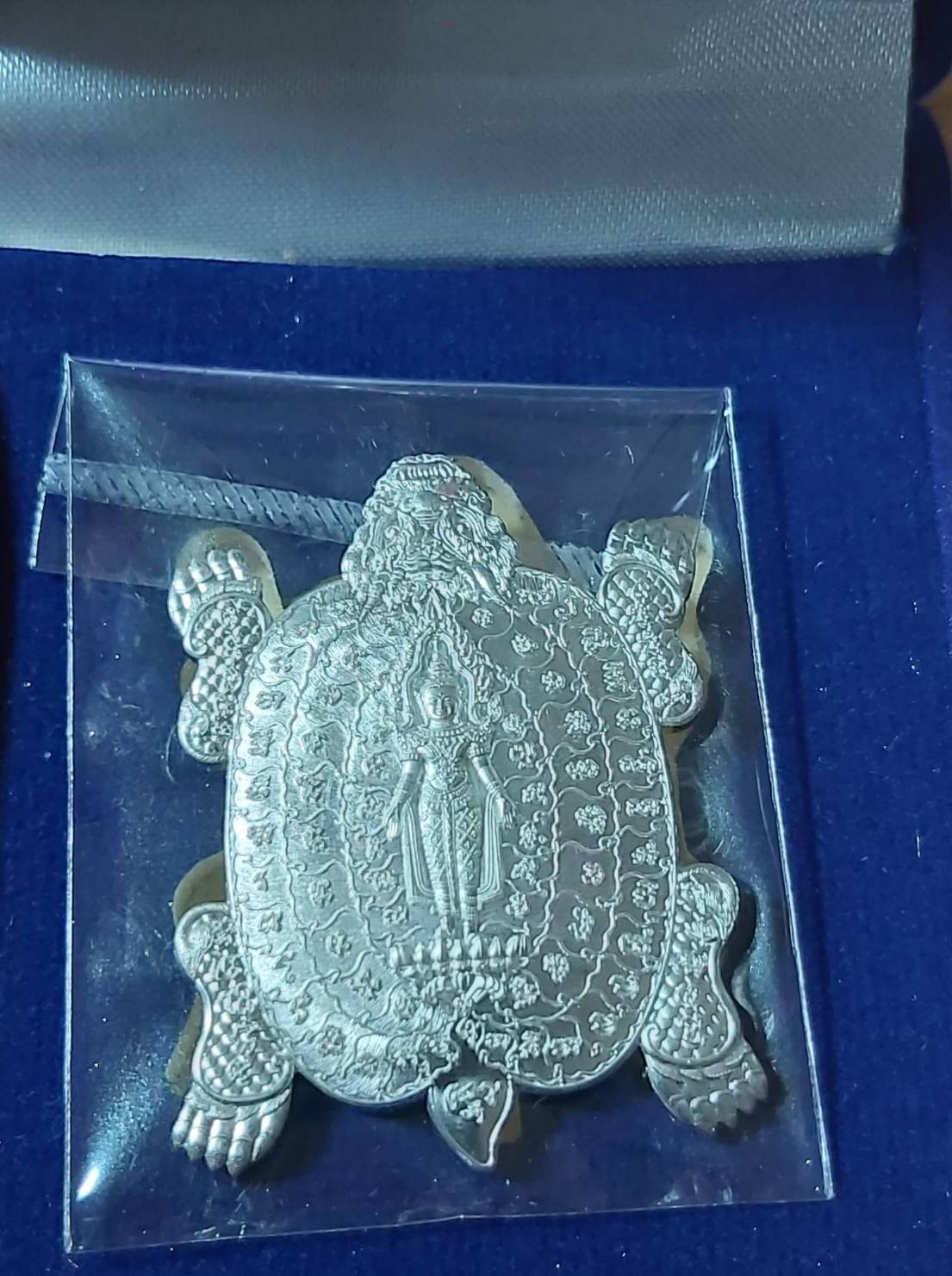 เหรียญพญาเต่ามังกร สมเด็จองค์ปฐม พระจักรพรรดิ์ ปางเปิดโลกพลิกชีวิต เนื้อเงิน#มหาสะท้อน พิมพ์ใหญ่ (พิธีเข้ากรรมฐาน ปลุกเสก 3วัน3คืน) ปี2563 - หลวงพ่อเล็ก วัดท่าขนุน