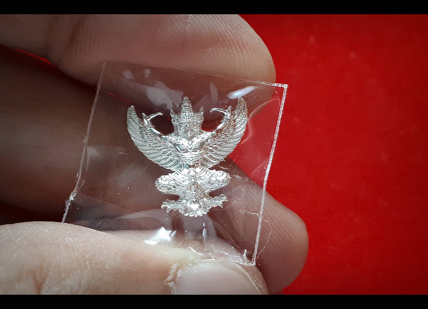 พญาครุฑ เนื้อเงินแท้ (ขนาดเล็กห้อยคอ) ปี2557 (หลวงพ่อรวย หลวงพ่อเพิ่ม หลวงพ่อพูน ร่วมปลุกเสก วัดป่าเลไลย์) #รับประกันแท้