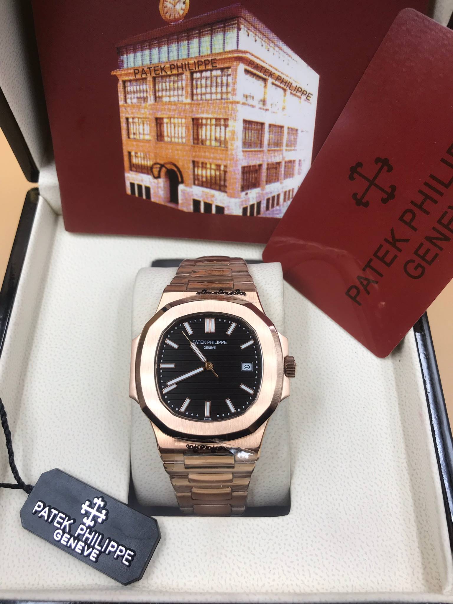 นาฬิกา Patek Philippe รุ่น Nautilus งาน Mirror Swiss สาย Stainless Steel หน้าปัดสีดำ