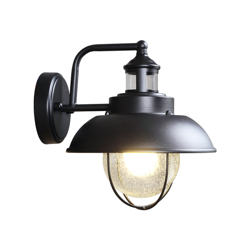 โคมไฟติดผนังภายนอก Retro industrial ครอบแก้วหลอดไฟลายฟองอากาศมีตะแกรงเหล็กหุ้ม [AR1750]