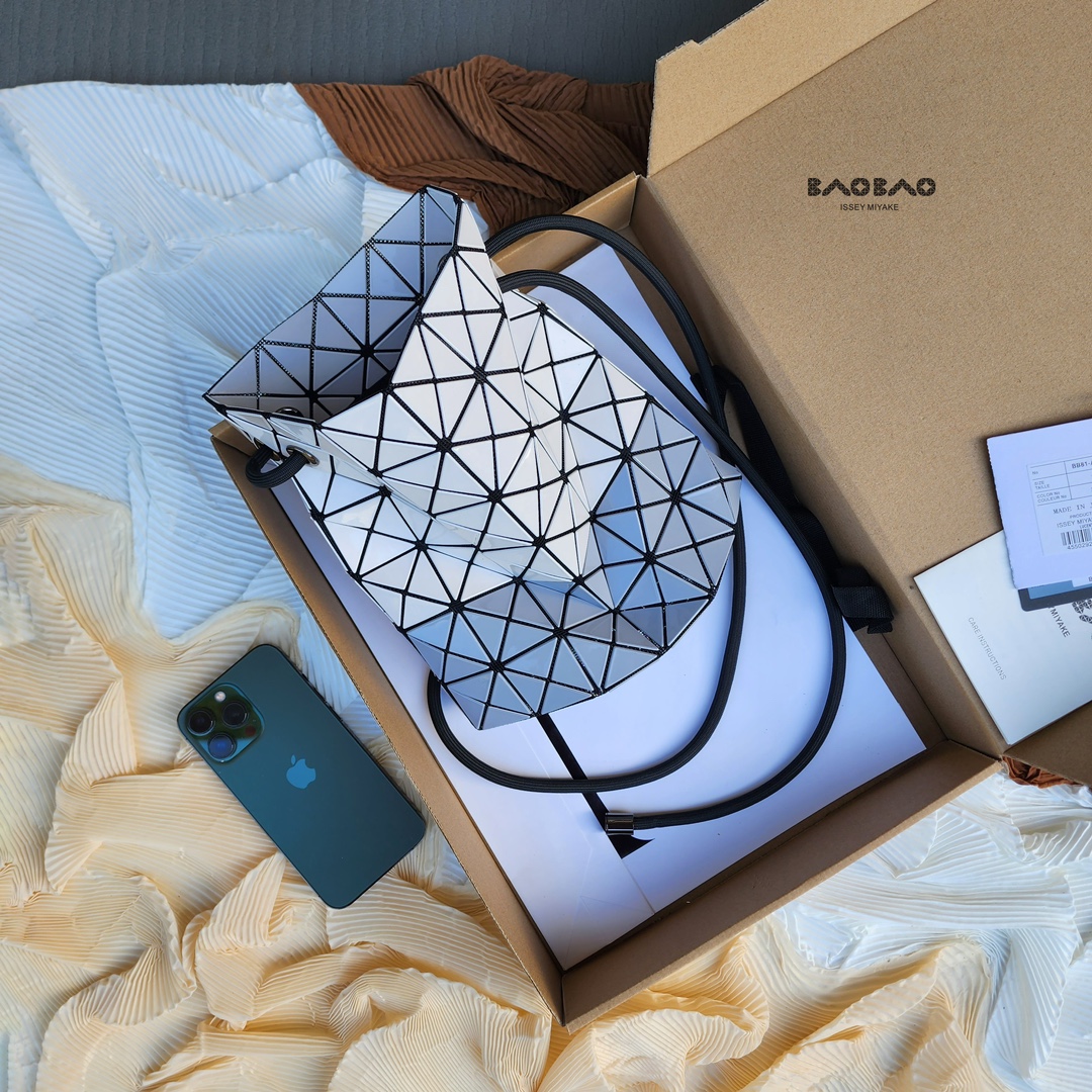 กระเป๋า issey wring ขนมจีบ 10 นิ้ว มีหลายสี