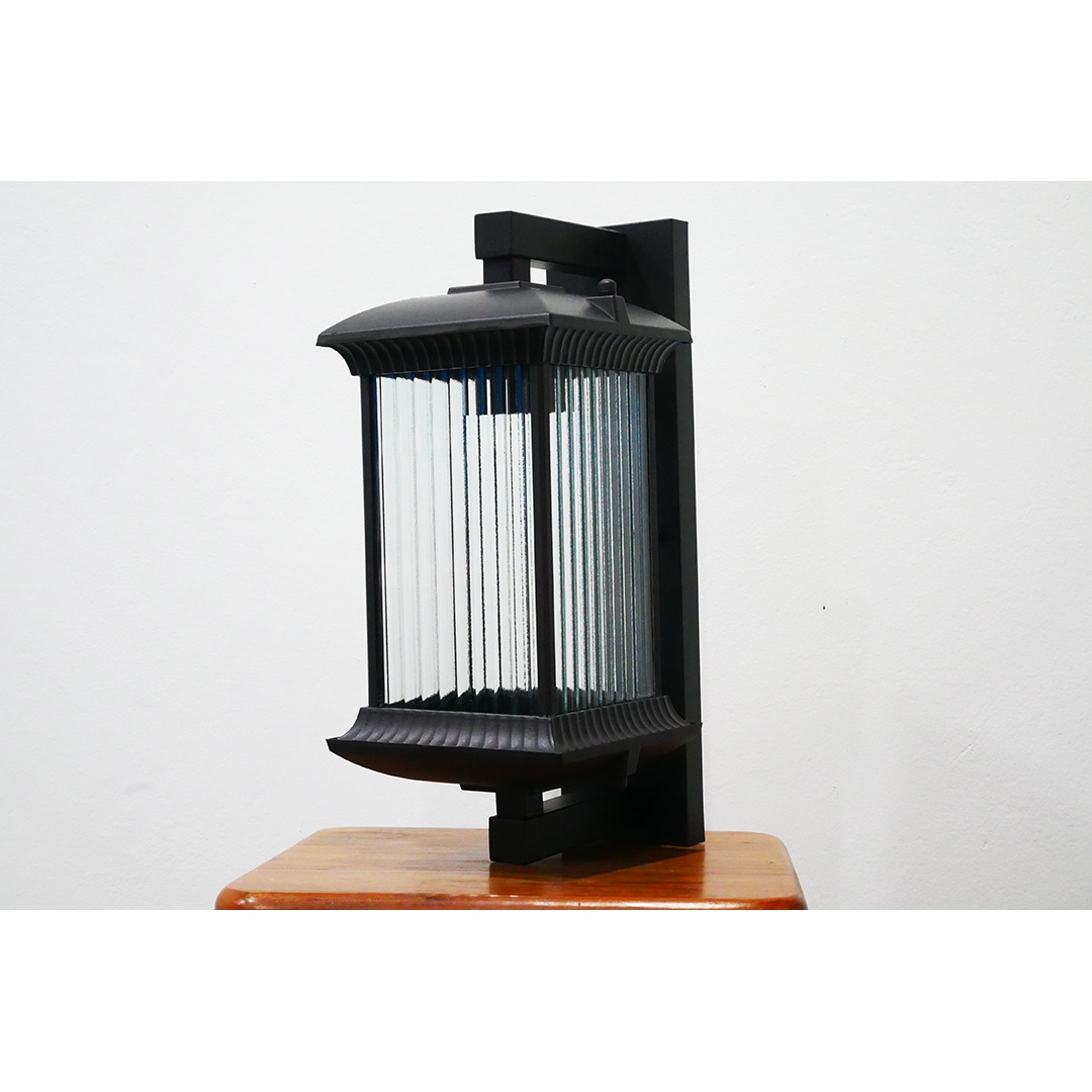 โคมไฟติดผนังภายนอกติดระเบียง ทรงสี่เหลี่ยมสีดำสไตล์ยุโรปโมเดิร์น [VC-01]