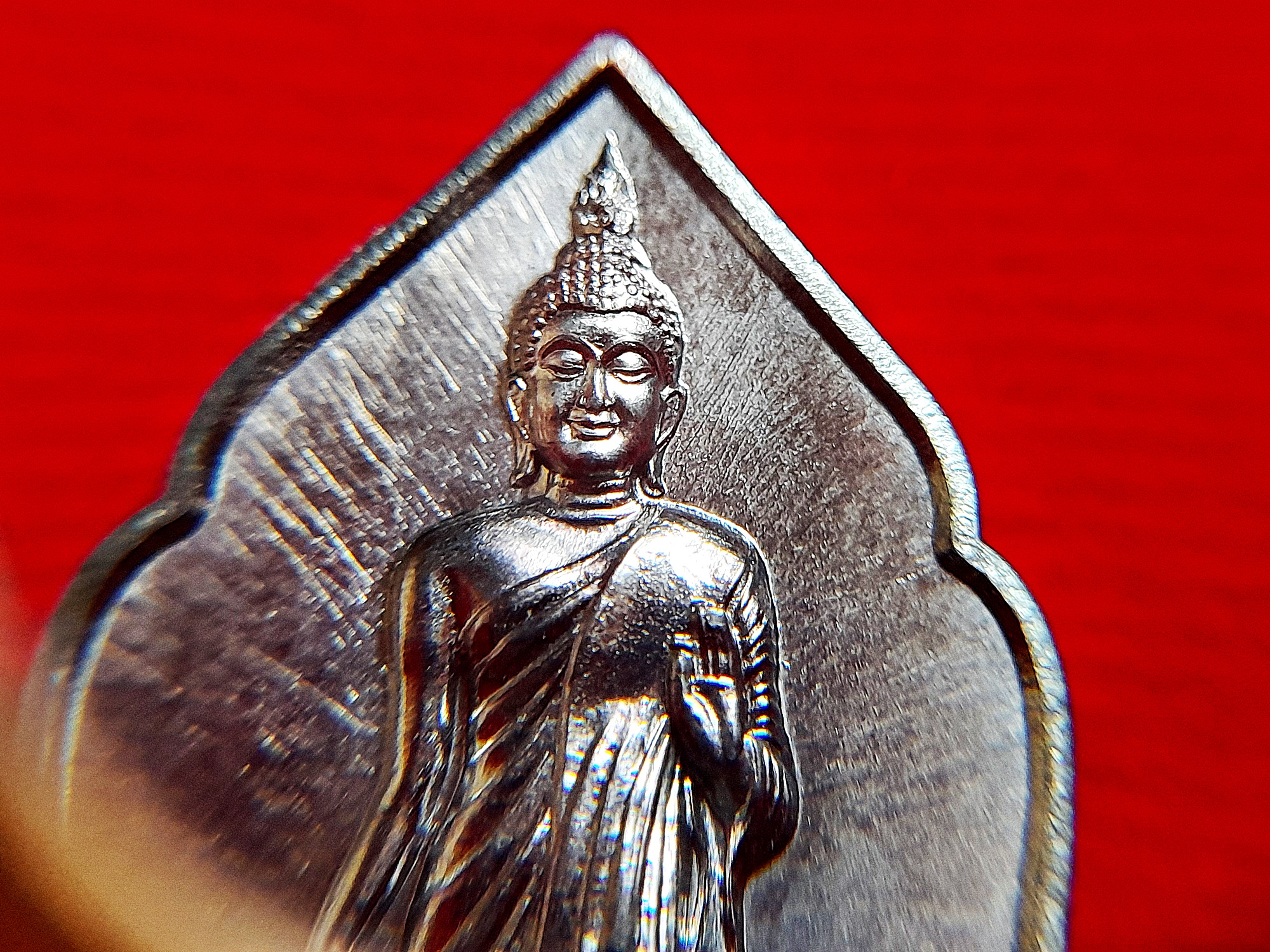 เหรียญพระพุทธเจ้าปางลีลาประทานพร หลัง พระพุทธเจ้าปางห้ามสมุทร (ของขวัญปีใหม่ ปี59) เนื้อชินตะกั่ว(รับพลังงานรองจากทองคำ) ปี2559 #รับประกันแท้ - หลวงพ่อเล็ก วัดท่าขนุน