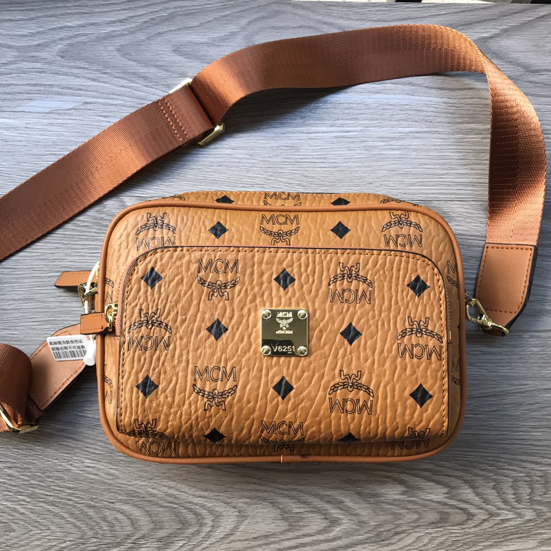 กระเป๋า mcm cross-body bag 8 นิ้วสะพายข้าง