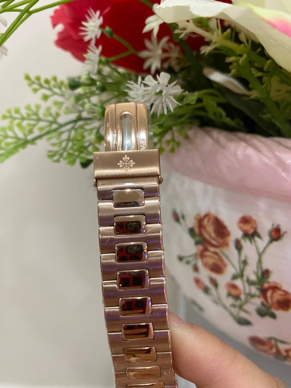 นาฬิกา Patek Philippe รุ่น Men Nautilus สี Ping Gold สายเลสสี Ping Gold สวยสุดๆ