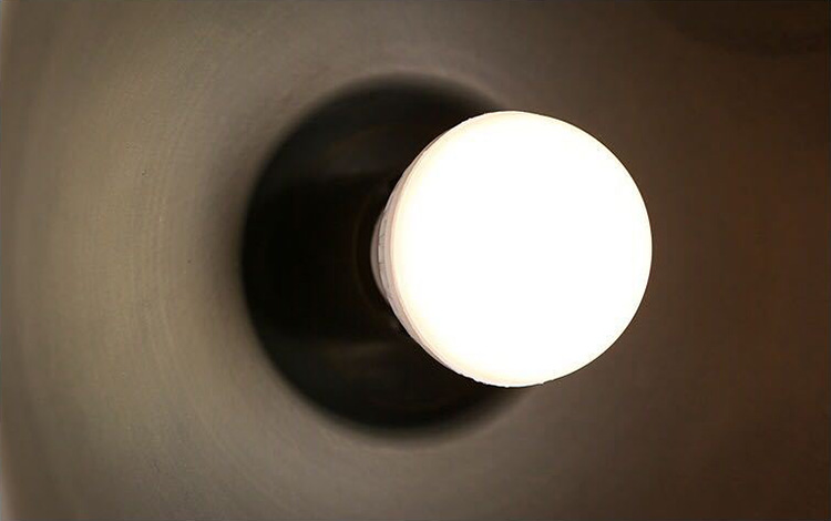 โคมไฟติดผนังสไตล์ Industrial ฐานไม้ รุ่น [17080]