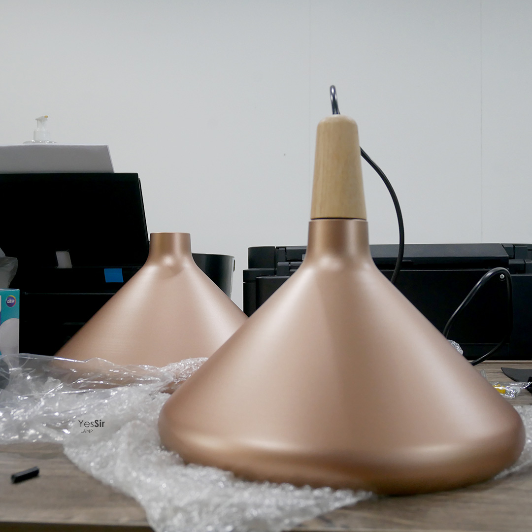 โคมไฟแขวนเพดานกว้าง 27cm มีจุกไม้ [RG2726]