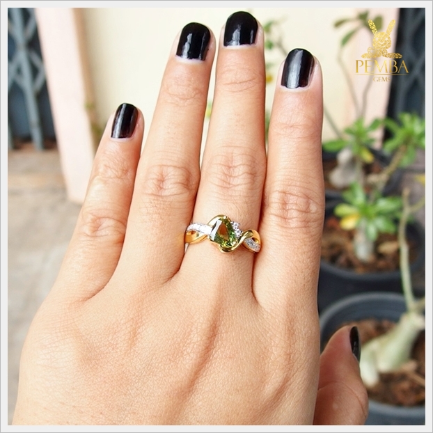 แหวนเขียวส่องแท้ ทองแท้ สวยเก๋อย่างมีสไตล์(สามารถสั่งทำได้ค่ะ)