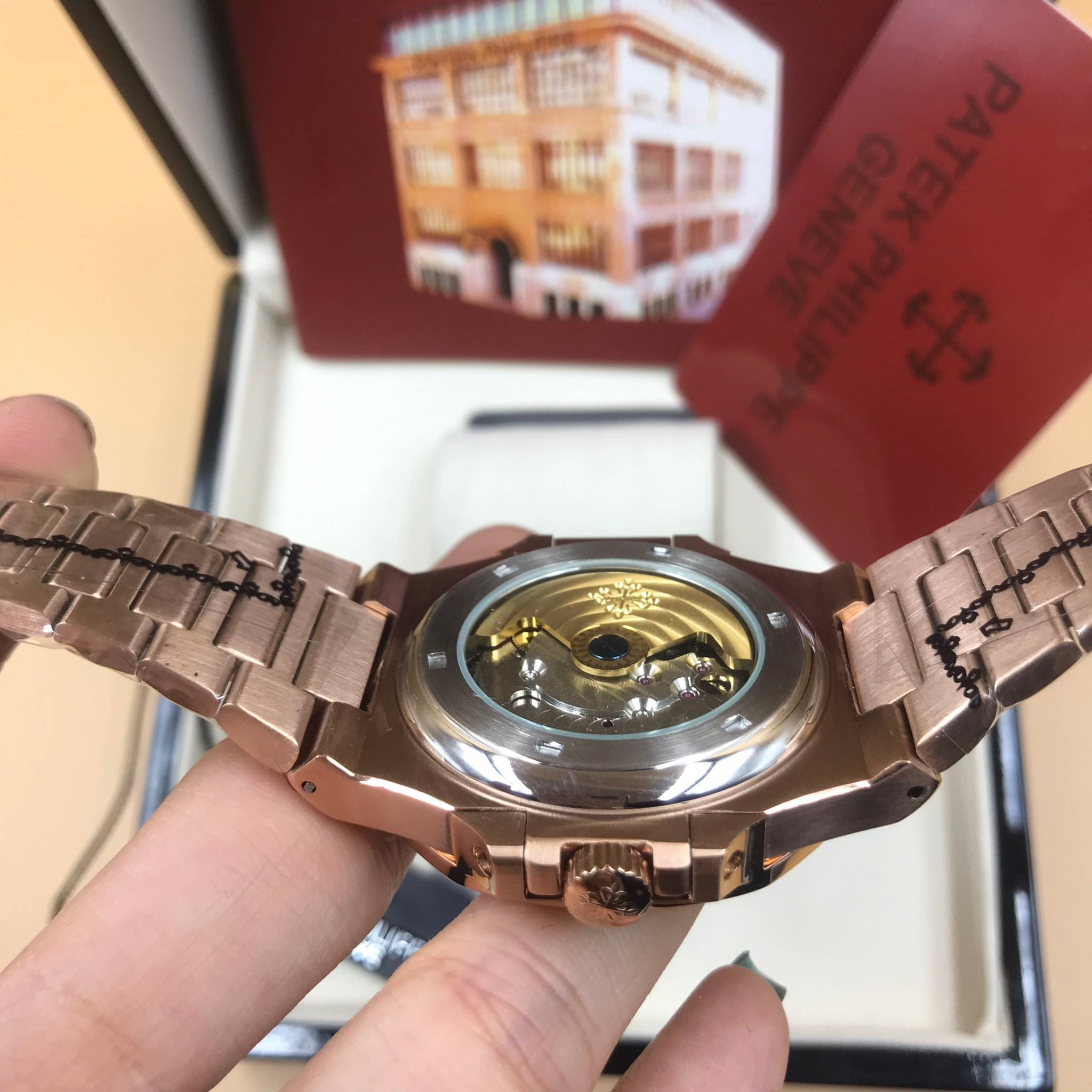 นาฬิกา Patek Philippe รุ่น Nautilus งาน Mirror Swiss สาย Stainless Steel หน้าปัดสีดำ