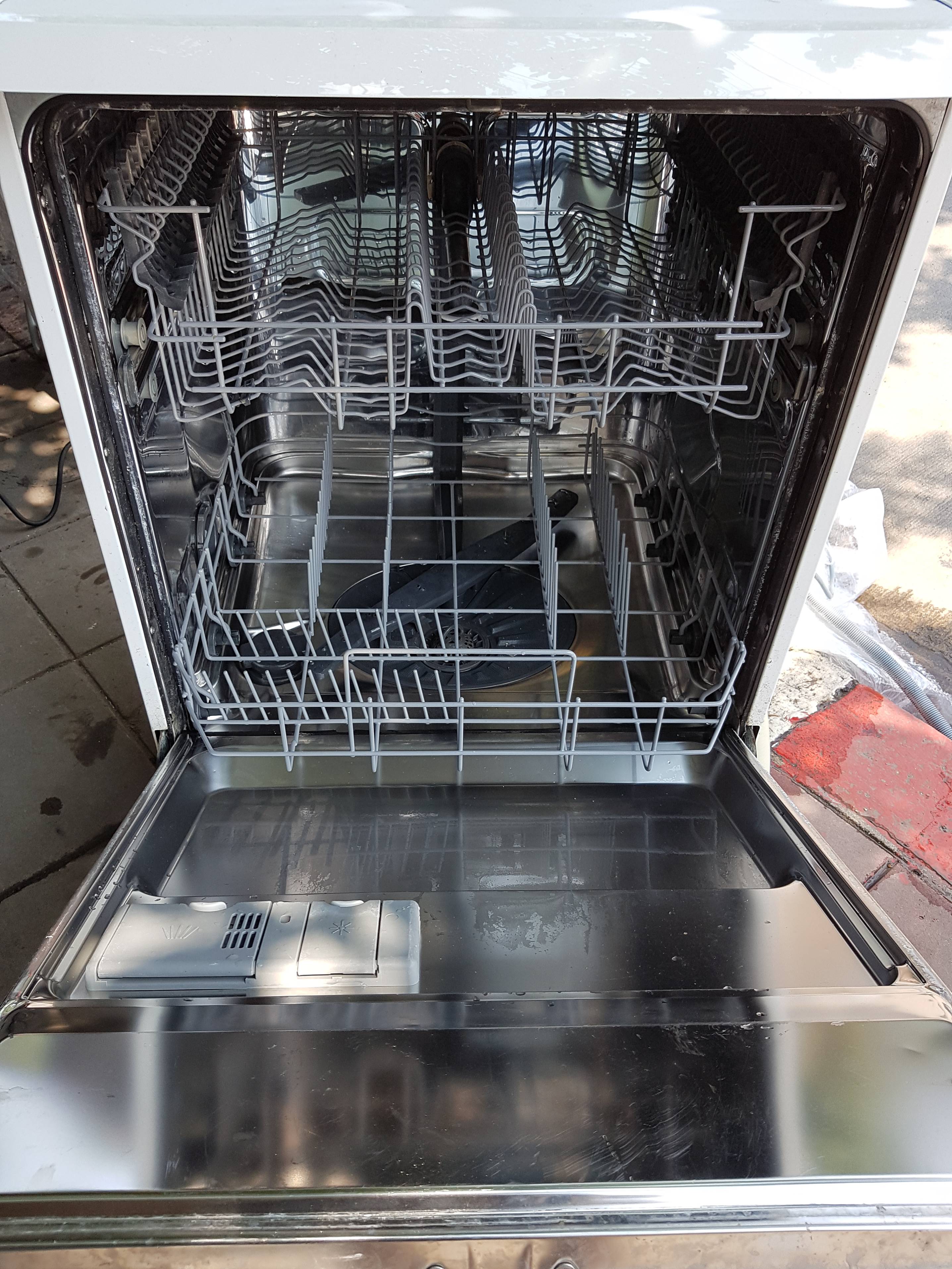 เครื่องล้างจาน electrolux