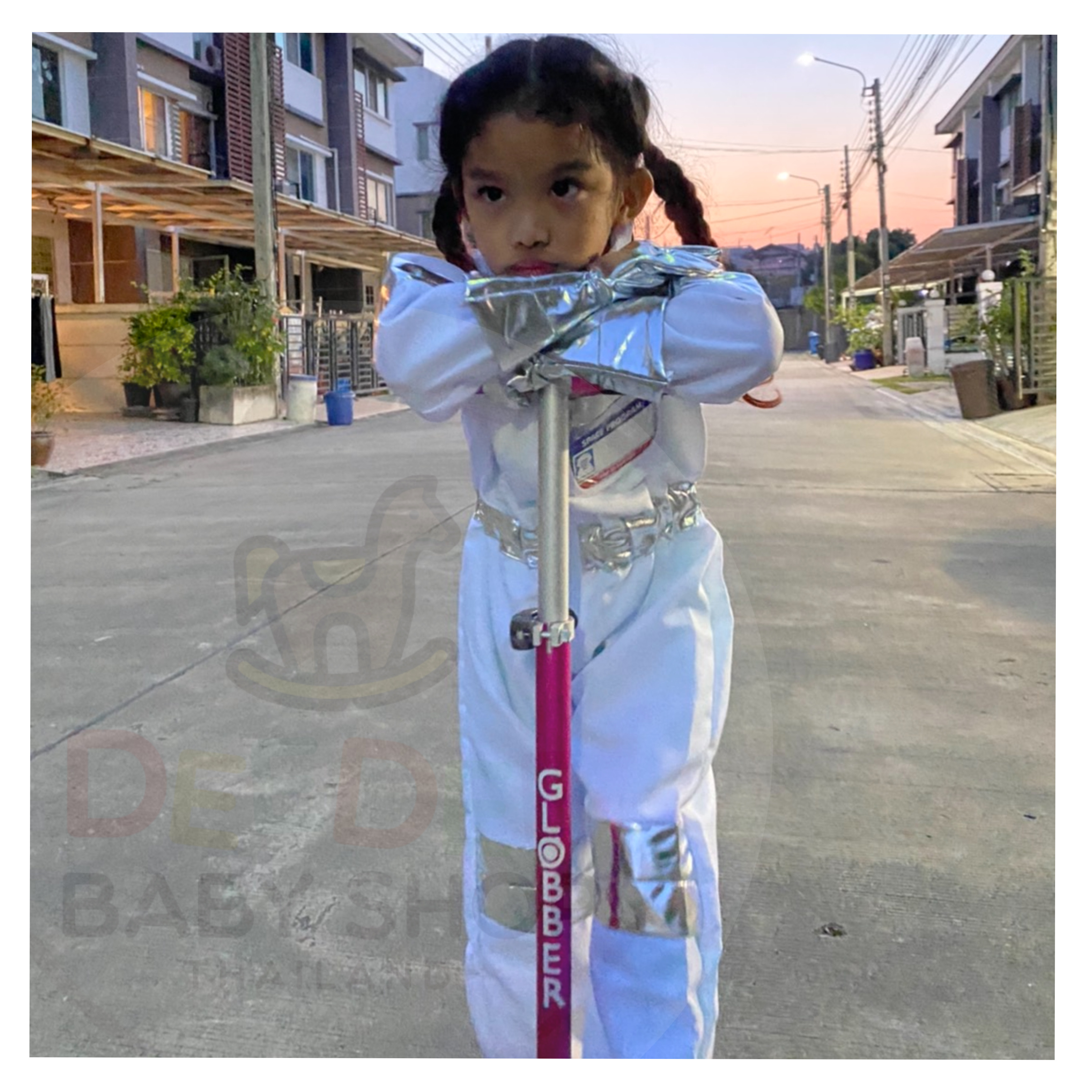 ชุดแฟนซีคอสตูมพร้อมอุปกรณ์สุดน่ารัก Melissa & Doug Fire Chief Role Play Costume Set