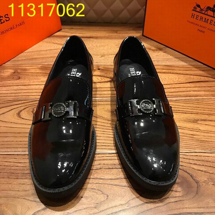 hm men แบบอีกเยอะกดดูด้านในค่ะ size 38-44 ,45-46 มีบางแบบ