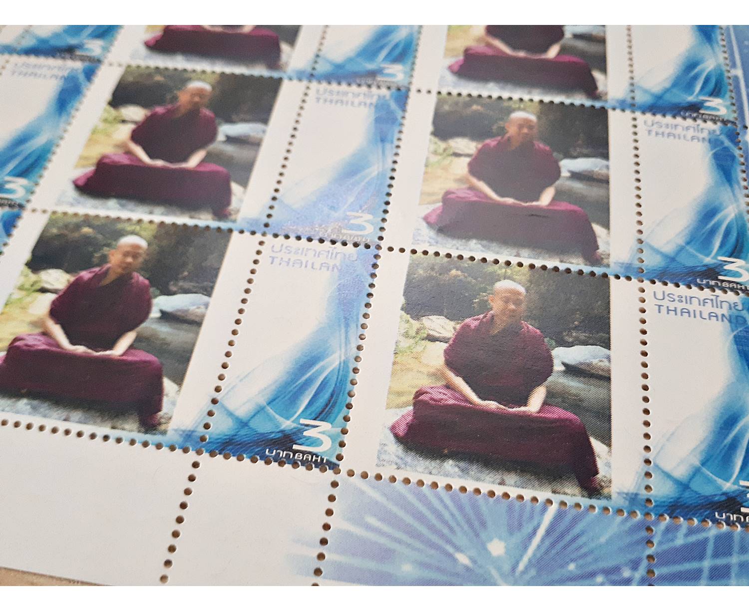 รูปภาพ (แสตมป์) (ขนาดพกพาห้อยคอ) ครูบากฤษดา วัดสันพระเจ้าแดง(วัดป่ายาง) จ.ลำพูน (งานกาชาด ปี2559) (ครูบากฤษดา อธิฐานจิต) #รับประกันแท้