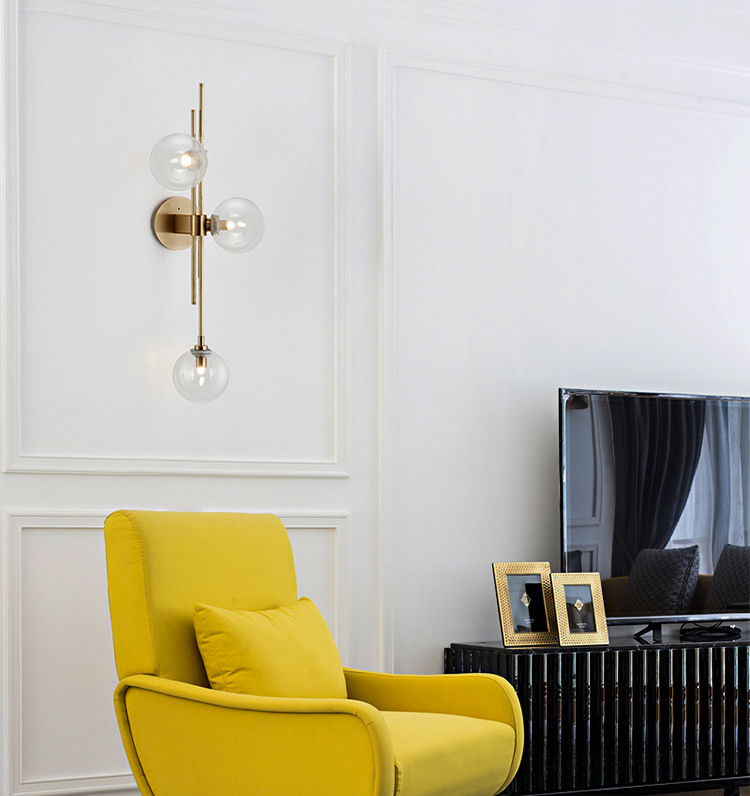 โคมไฟติดผนังโป๊ะแก้วกลม 3 ดวง ตัวโคมสีทอง [XG-7065]