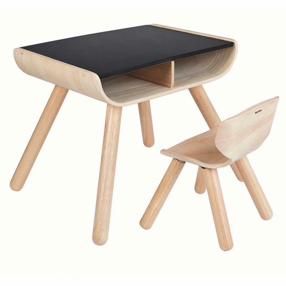 ชุดโต๊ะและเก้าอี้เอนกประสงค์จากไม้ปลอดสารพิษ PlanToys Table & Chair Set