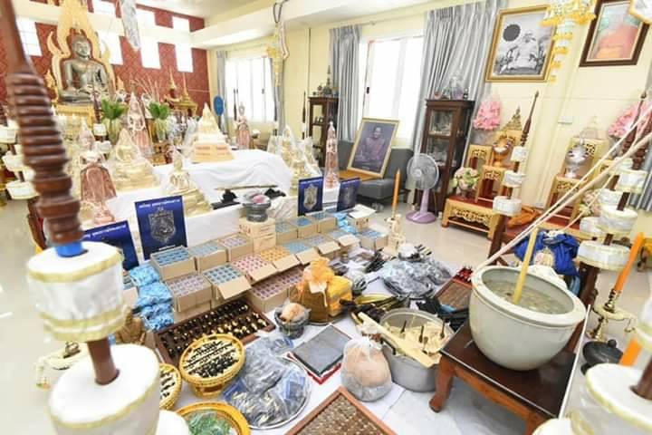 แมลงภู่ (แมงภู่ แมงบู๊) แกะสลัก เนื้อไม้ดุมล้อเกวียน ฝั่งเข็มบรรจุด้วยปรอทป่าแท้ ปี2563 #รับประกันแท้