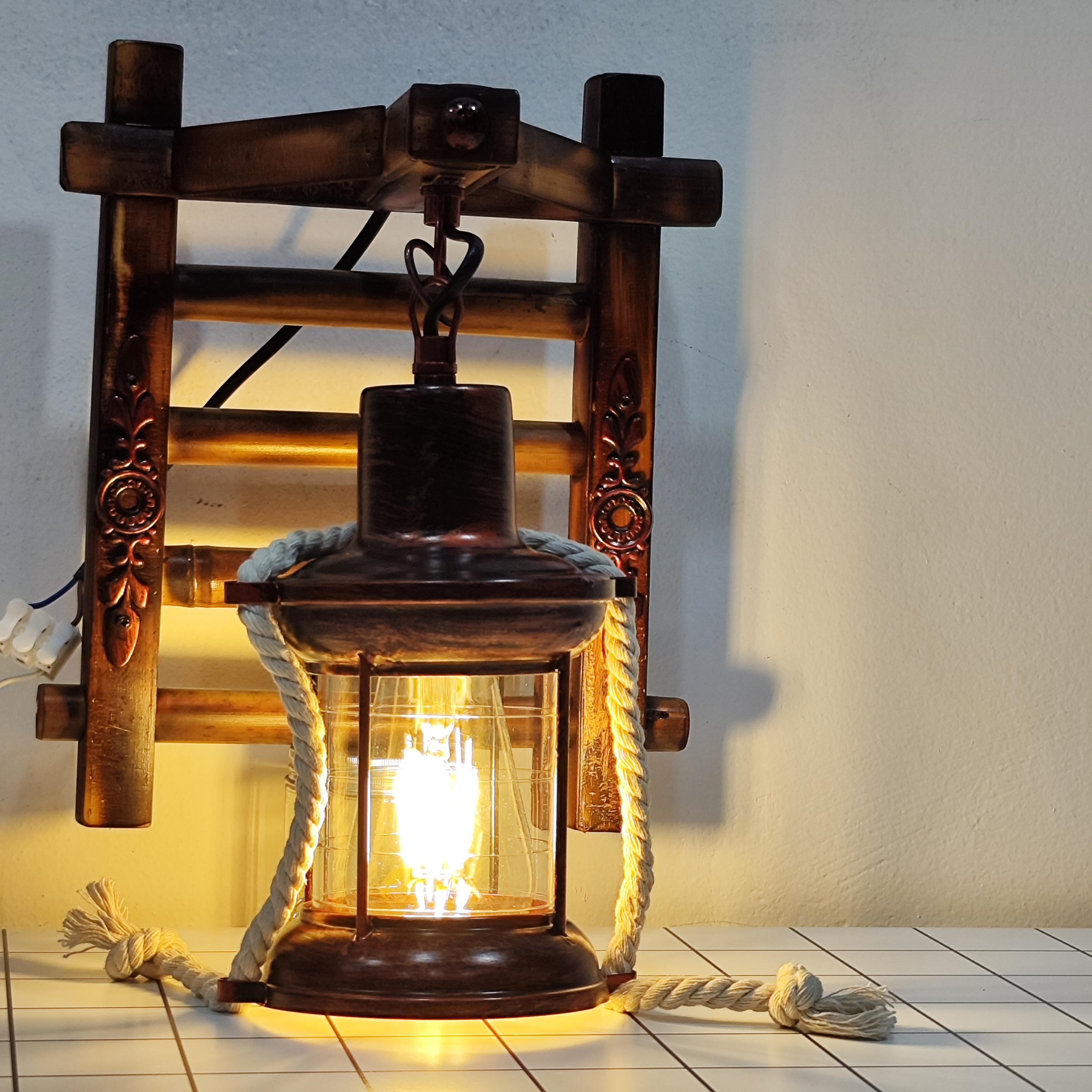 โคมไฟไม้ไผ่ติดผนังสไตล์วินเทจมีเชือกห้อย [MB-7191T]