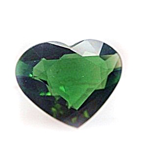 Natural Green Tourmaline พลอยทัวมาลีน รูปหัวใจ น้ำหนัก 2.58 กะรัต สีเขียว เข้มสวย ไม่ติดดำ ความสะอาดมองตาเปล่าไม่มีตำหนิ