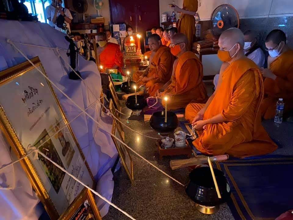 พระสมเด็จ พระแหวกม่าน พลิกชีวิตกลับดวงชะตา (หลังยันต์มงกุฎพระพุทธเจ้า ยันต์ครู ยันต์ดวงแก้วพระสีวลี) ปี2563 (จัดสร้าง888องค์) - หลวงพ่อกวย วัดโฆสิตาราม - (ปลุกเสก วัดระฆังโฆสิตาราม) #รับประกันแท้