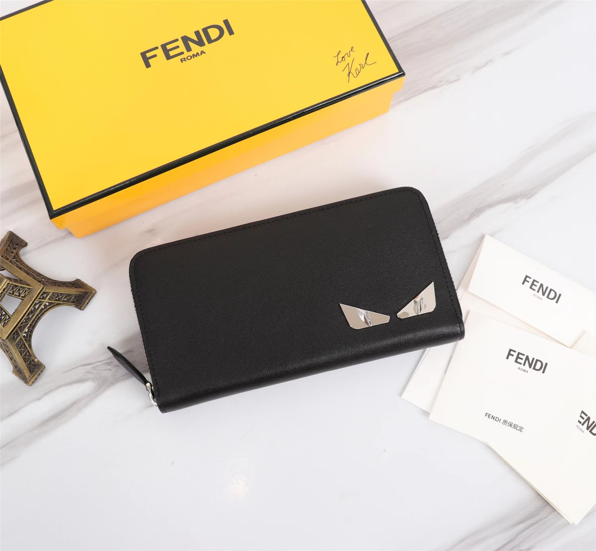 กระเป๋าสตางค์ fd bug zippy long wallet มีหลายแบบ