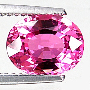 Pink Tourmaline พิงค์ทัวมาลีน รูปไข่ หนัก 2.29 กะรัต ขนาดตามใบเซอร์ 7.44x9.39x4.88 มิล สีชมพูหวานสวย เนื้อสะอาดไม่มีตำหนิ ไฟดี เจียระไนสวย