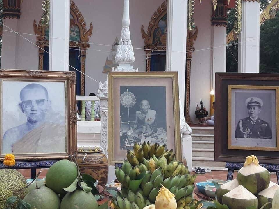 พระขรรค์ (ขนาดพกพายาว 1.5นิ้ว) เนื้อชุบทอง ปี2564 - หลวงปู่ศุข วัดปากคลองมะขามเฒ่า