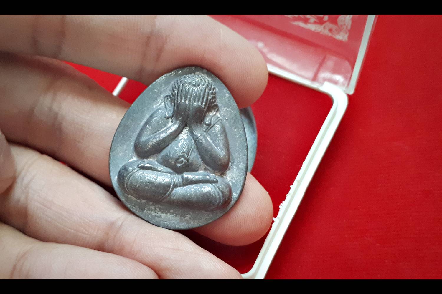 พระปิดตา(จัมโบ้) มหาเศรษฐีเงินล้าน รุ่น2 เนื้อชินตะกั่ว(ตะกั่วผสมเงิน)(ตะกั่วรับพลังงานได้ดีรองจากทองคำ) ปี2555 #รับประกันแท้ - หลวงพ่อเล็ก วัดท่าขนุน