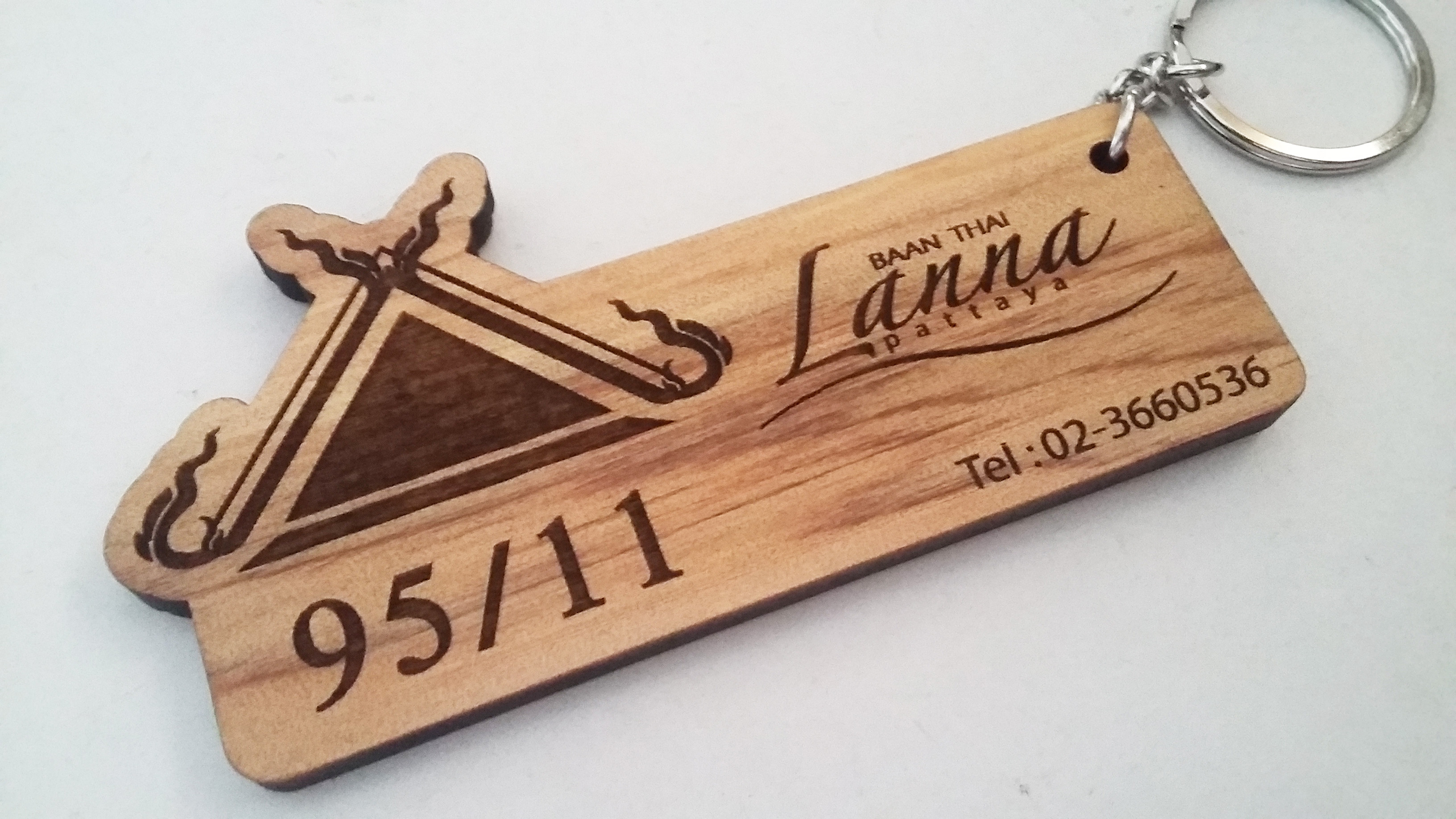 พวงกุญแจไม้ พวงกุญแจบ้าน - บ้านไทยล้านนา พัทยา (ฺBaan Thai Lanna Pattaya)