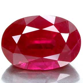 Ruby พลอยเนื้อแข็งแดงพม่า ออกสีเลือดนก 1.47 กะรัต ขนาด 5.38x7.89x3.88 มิล เจียรไนสวย เนื้อปานกลางมีแตกภายในแต่ความเข้มของพลอยทำให้มองไม่เห็นตำหนิ