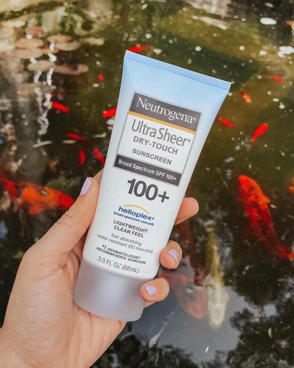 โลชั่นกันแดดสำหรับผิวหน้าและผิวกาย Neutrogena Ultra Sheer Dry-Touch Sunscreen SPF 100+