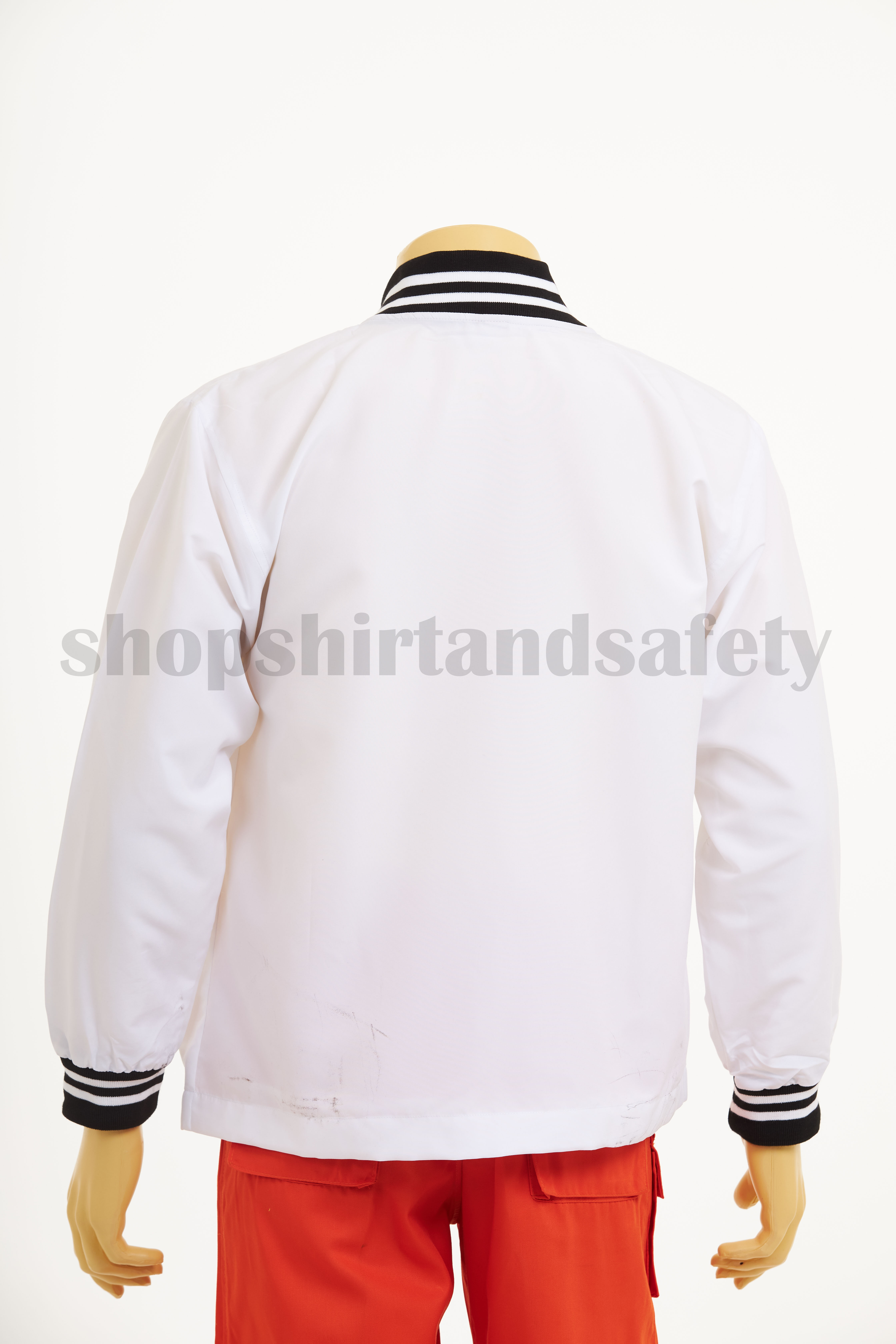 เสื้อแจ๊คเก็ตคอบุ้งแขนยาวสีขาว