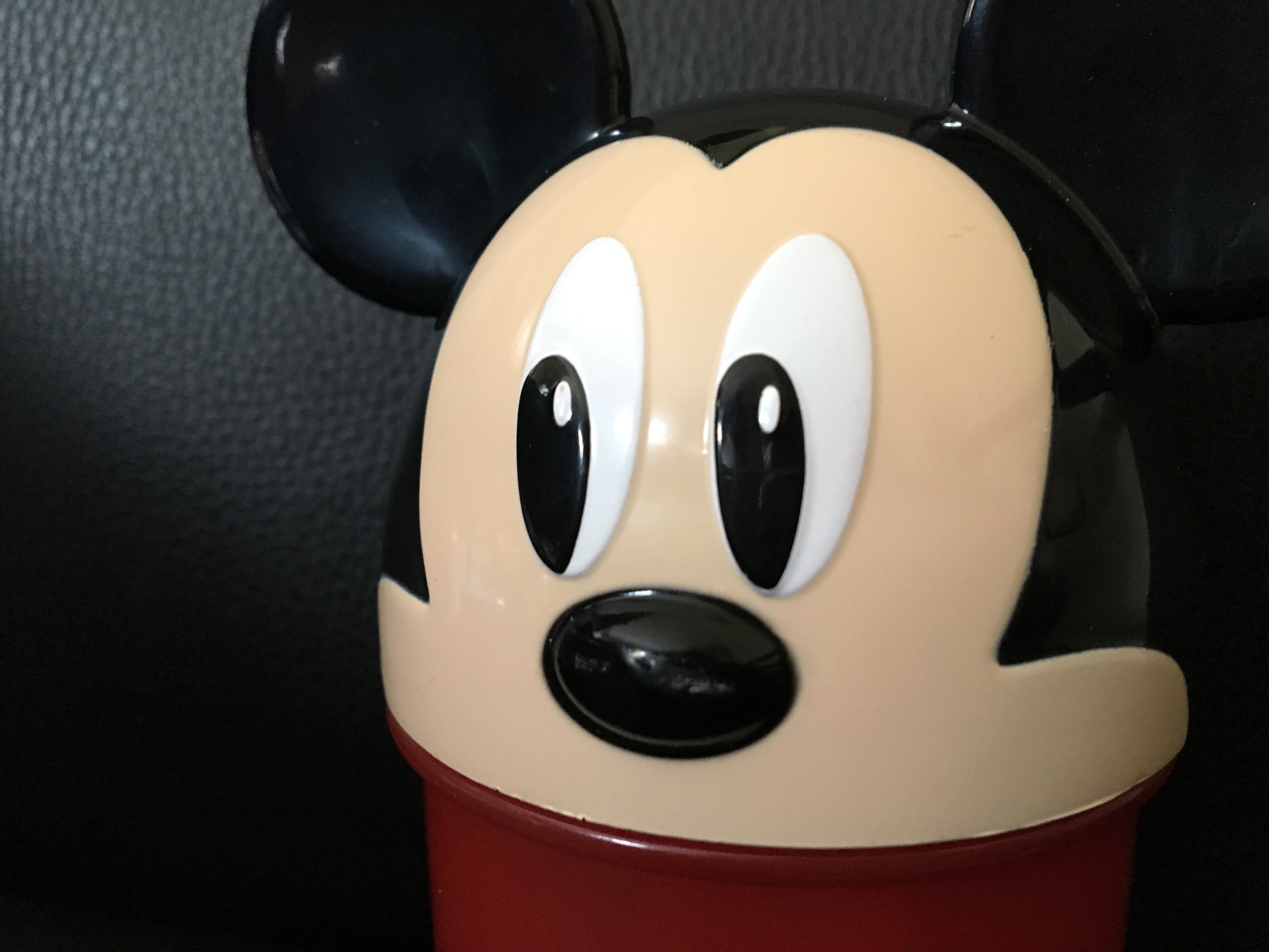 *ตำหนิ* กระปุกบรรจุขนมและของว่าง Disney Snack Storage Container (Mickey Mouse)