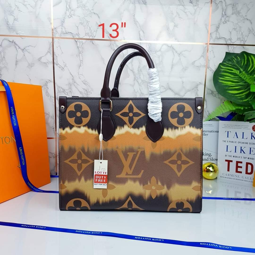 LOUIS VUITTON BAG VIP GIFT WITH PURCHASE (GWP) (แอดไลน์ก่อนสั่งซื้อ)