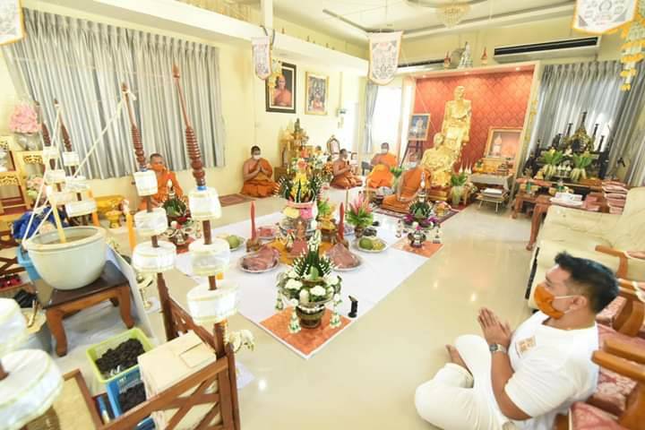 แมลงภู่ (แมงภู่ แมงบู๊) แกะสลัก เนื้อไม้ดุมล้อเกวียน ฝั่งเข็มบรรจุด้วยปรอทป่าแท้ ปี2563 #รับประกันแท้