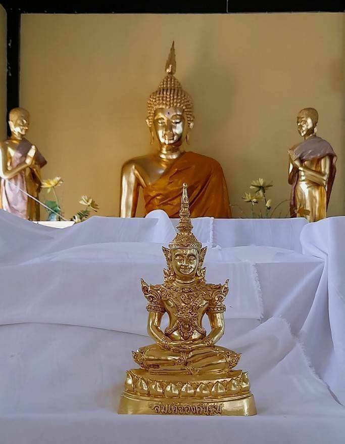 น้ำมนต์ พระพุทธมนต์(จักรพรรดิ์ตราธิราช) - (น้ำที่สรงองค์ลูกแก้วเพชรจักรพรรดิ์และลูกแก้วเพชรราหู วัดท่าซุง)