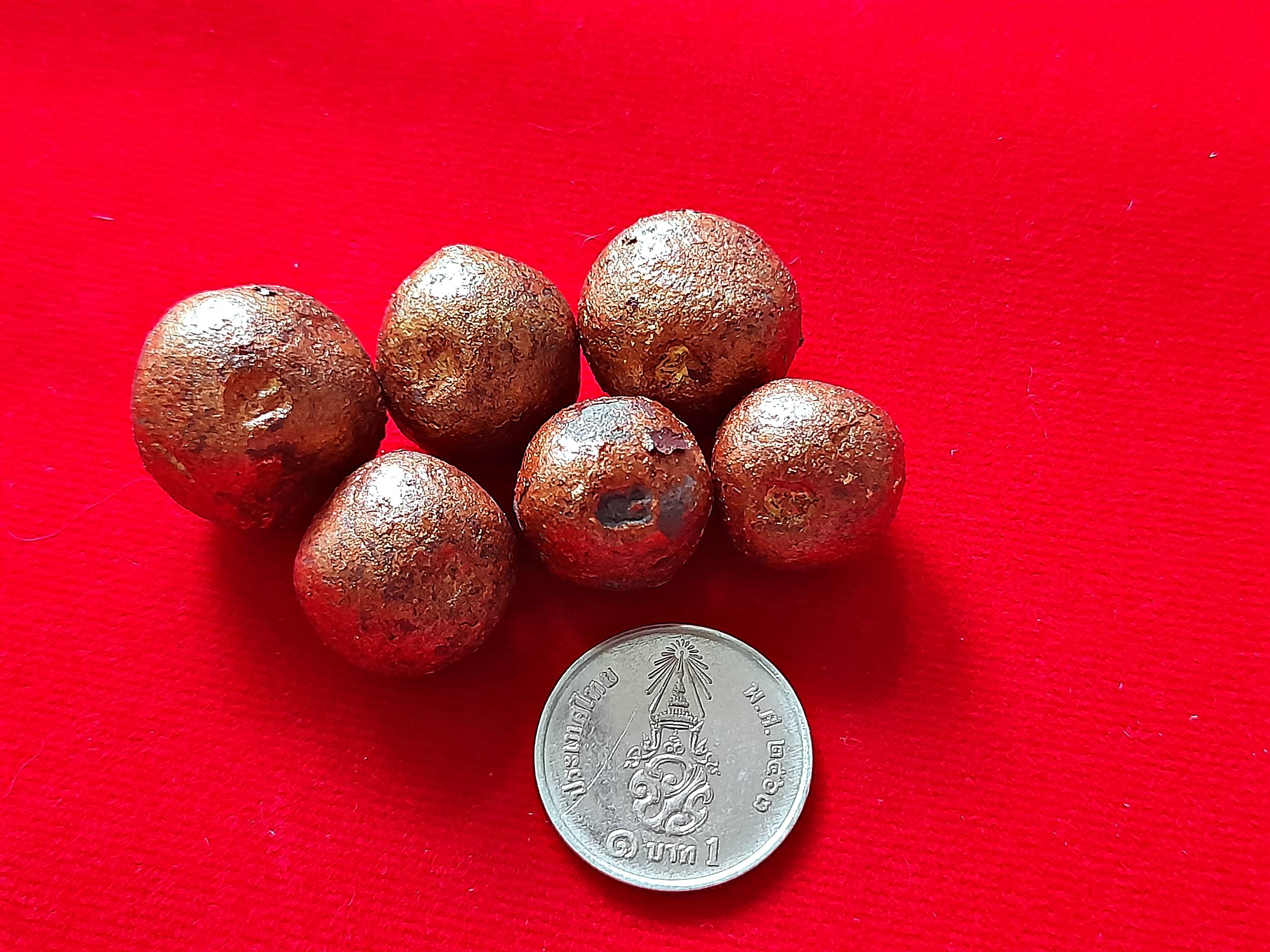 ลูกอมพรายกุมาร (ผงพรายกุมาร + เจิมน้ำมันเสือโคร่ง แท้ๆ ของ หลวงปู่ทิม อิสริโก วัดระหารไร่) ปี2565 #รับประกันแท้ - ครูบากฤษดา วัดสันพระเจ้าแดง(วัดป่ายาง) ปลุกเสก (พิธีเดียวกับพระกริ่งชินบัญชร ปี2565)