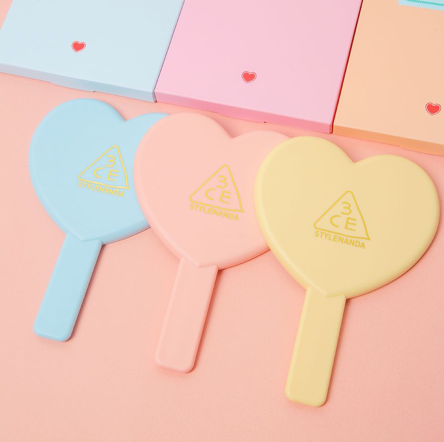 (#Blue) 3CE Love 3CE Heart Hand Mirror กระจกแต่งหน้า รูปทรงหัวใจ สีพาสเทล น่ารักสดใส