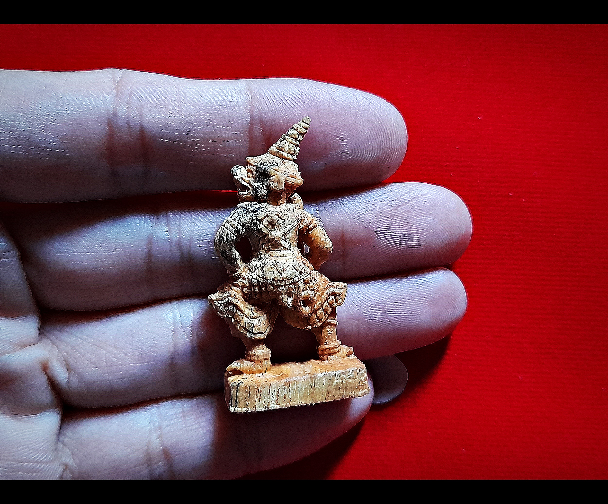 ชุดเครื่องราง เทพพญาวานร ที่มีฤทธิ์เยอะ (#พญาพาลี เนื้อไม้ขนุนฟ้าผ่า #สุครีพหักฉัตร เนื้อไม้พะยูง #องคต เนื้อไม้ขนุนฟ้าผ่า(ฐานบรรจุมวลสาร ผงคชสาร หลวงพ่อดิ่ง วัดบางวัว - ลูกอมหลวงพ่อพริ้ง วัดบางปะกอก) ) ปี2564 #รับประกันแท้ - หลวงพ่อบ๊ะ วัดโพธิ์ลังกา ปลุก