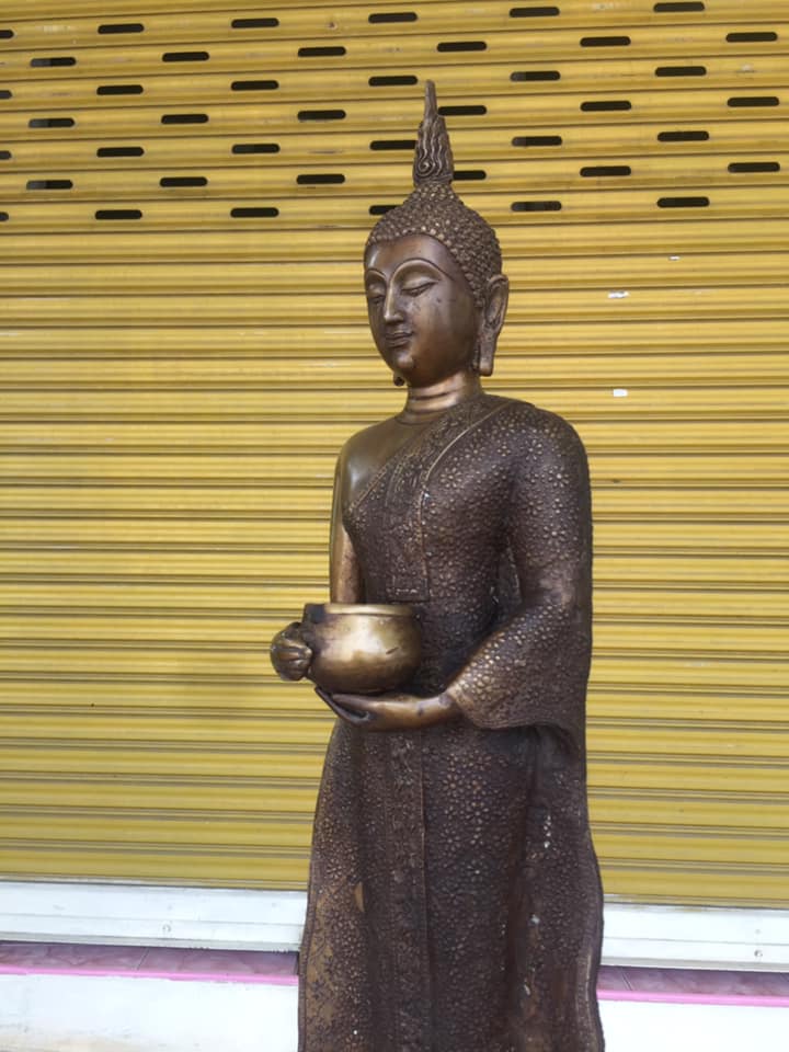 รูปหล่อ พระพุทธรูป อุ้มถือบาตร (สูง26นิ้ว) เนื้อโลหะทองเหลือง