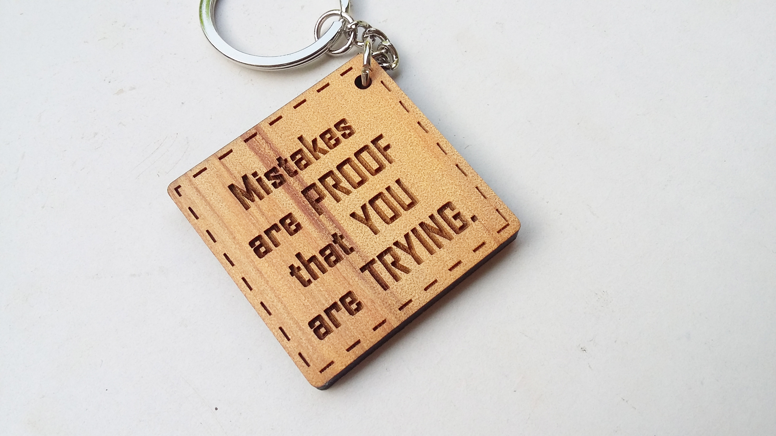 พวงกุญแจไม้ พวงกุญแจไม้ใส่ข้อความ