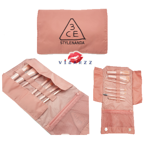 3CE Mini Makeup Brush Kit ชุดแปรงแต่งหน้ามาในกระเป๋าใส่แปรงสารพัดประโยชน์สีพีชสวยๆ ขนาดพกกำลังดี มีแปรงครบทุกขั้นตอน