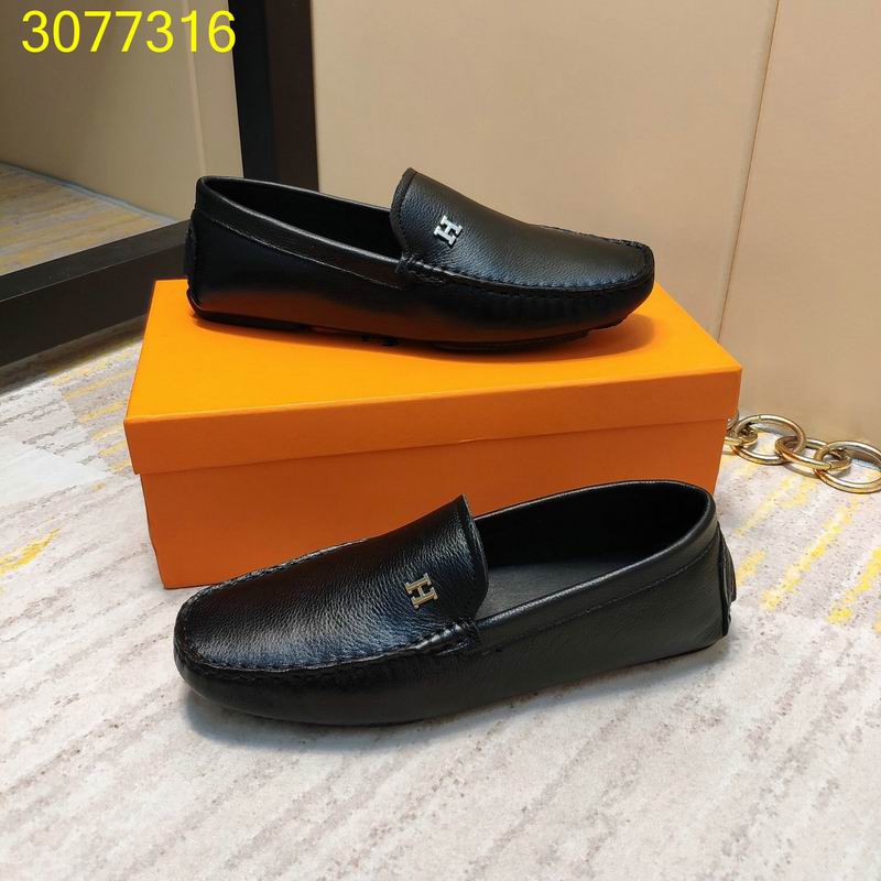 hm men แบบอีกเยอะกดดูด้านในค่ะ size 38-44 ,45-46 มีบางแบบ