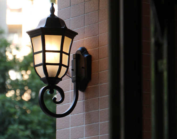โคมไฟติดผนังภายนอกสไตล์ยุโรปรุ่น [WK6018]