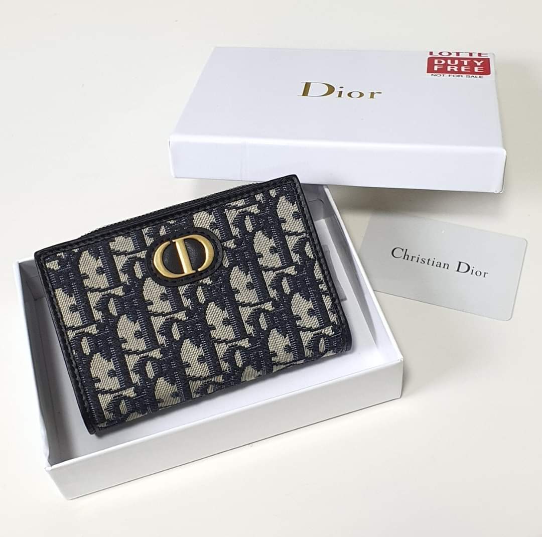 กระเป๋าสตางค์ใบกลาง จากงานพรีเมี่ยมกิ้ฟ จากเคาเตอร์ต่างประเทศ จากแบรนด์ DIOR (แอดไลน์ก่อนสั่งซื้อ)