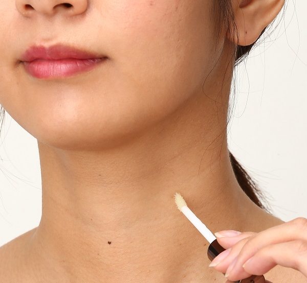 (แบบมีแท่งสำหรับแต้ม) Tsubuporon Yokunin S 8mL ยาแต้มขจัดติ่งเนื้อ ปลอดภัย ไม่แสบ ฮิตมาก ๆ ที่ญี่ปุ่นค่ะ สูตรนี้สำหรับติ่งเนื้อหลุดออกยาก พร้อมกับไม้แต้มในตัวที่ออกแบบให้แต้มให้ทั่วทั้งติ่ง