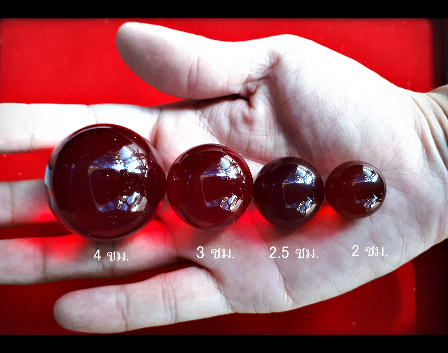 ลูกแก้ว ดวงแก้ว สีสรรค์ คละสี ขนาดต่างๆ 1นิ้ว / 1นิ้วครึ่ง / 2นิ้ว / 3นิ้ว / 4นิ้ว / 5นิ้ว / 6นิ้ว / 8นิ้ว สีเขียว สีชมพู่ สีฟ้า สีน้ำเงิน สีแดง สีดำ สีใส สีเหลือง สีส้ม สีม่วง