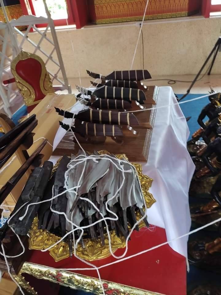 มีดหมอ มงคลฟ้าครอบจักรวาล (ใบมีดตีจากเหล็กอาถรรพ์300ชั้น) หัวด้าม-ท้าวเวสสุวรรณ เนื้อสัตตะโลหะ (ปลอก-ไม้สาธร รัดหวาย4เส้น) ปี2564-2565 #ปลุกเสก9พิธี #รับประกันแท้