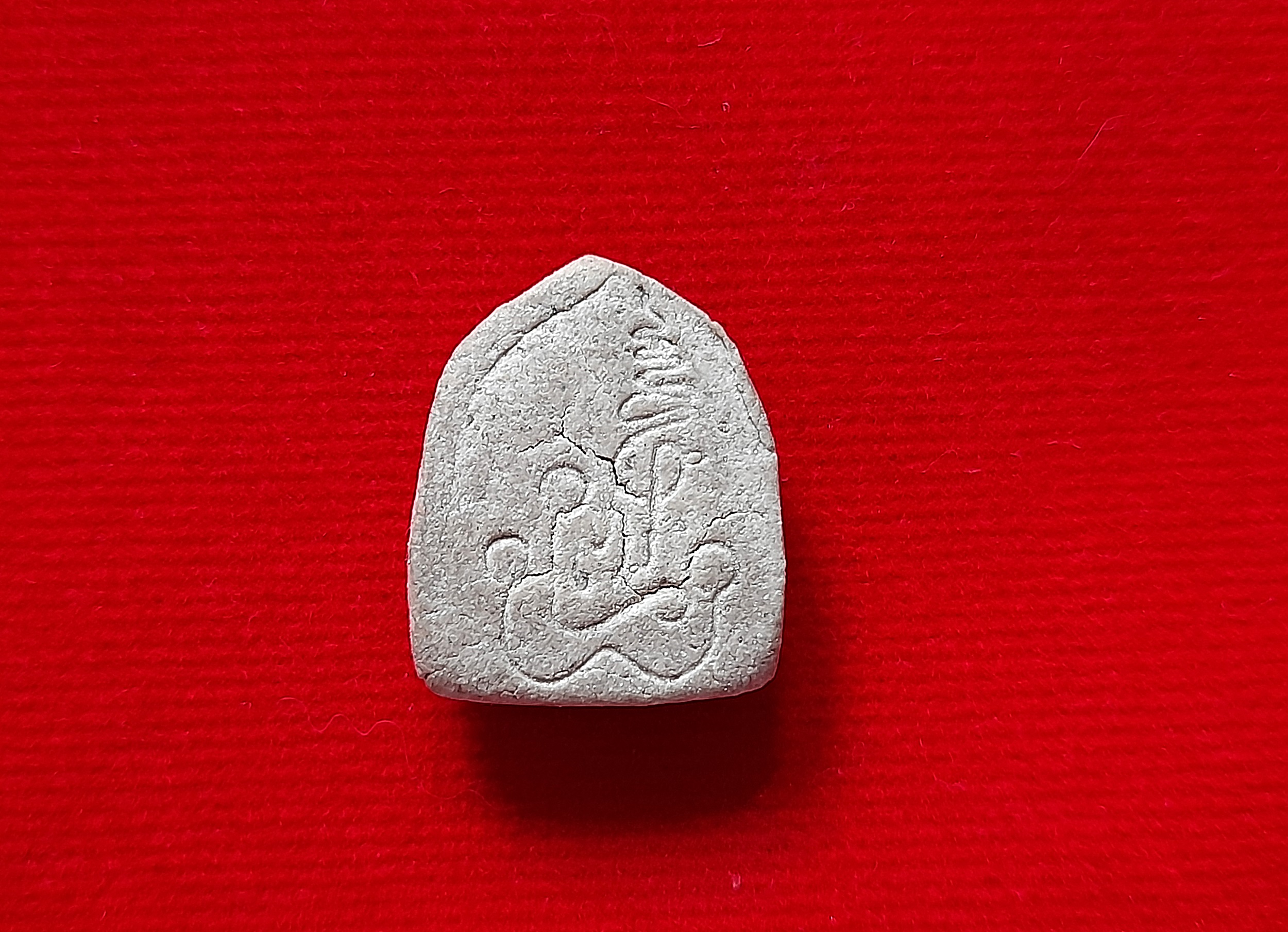 พระขุนแผน สะกดทัพ หลังยันต์นะพรชัย พิมพ์เล็ก(จิ๋ว สามเหลี่ยม) (พุทธคุณ สะกดอาถรรพ์ สะกดสิ่งไม่ดี+เมตตา เจรจา ค้าขาย แคล้วคลาด) #รับประกันแท้และทัน - หลวงพ่อยงยุทธ วัดเขาไม้แดง จ.ชลบุรี